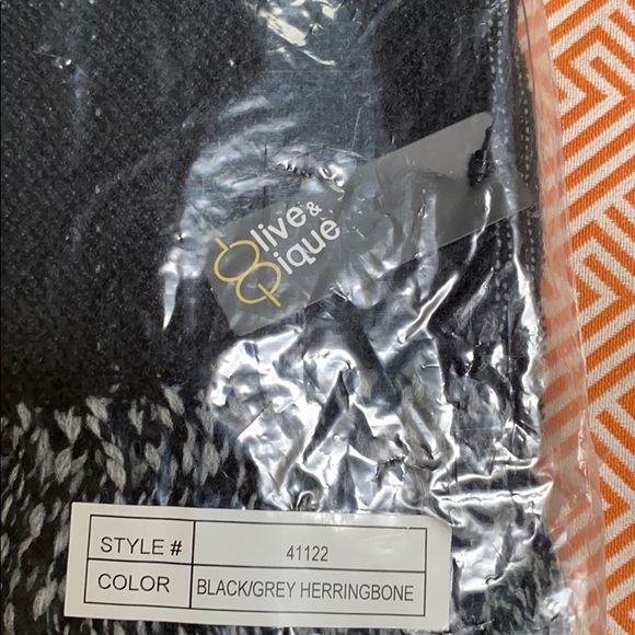 Herringbone Poncho - Picture 2 of 5